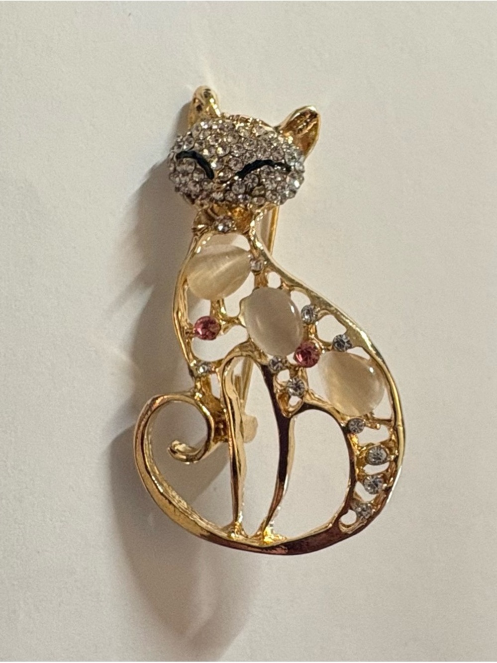 Gold Cat-Shaped Rhinestone Brooch - Picture 2 of 4